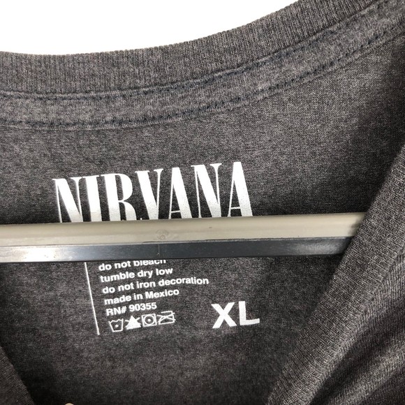 Nirvana Shirt Juniors XL Gray w/Rainbow colors Band Tee - Picture 3 of 4